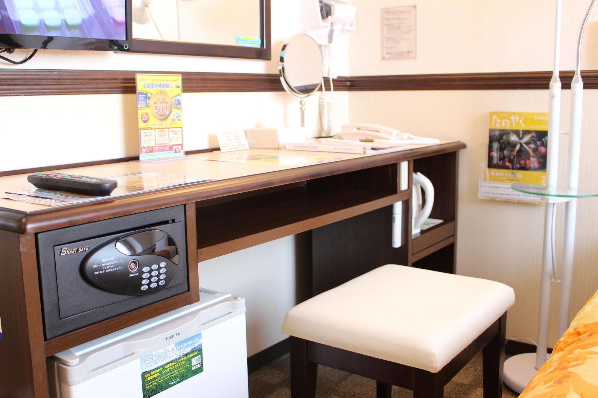 Toyoko Inn Kashiwa Eki Nishi Guchi Bagian luar foto